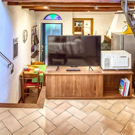 Mario Apartment With Garden Леванто Екстериор снимка