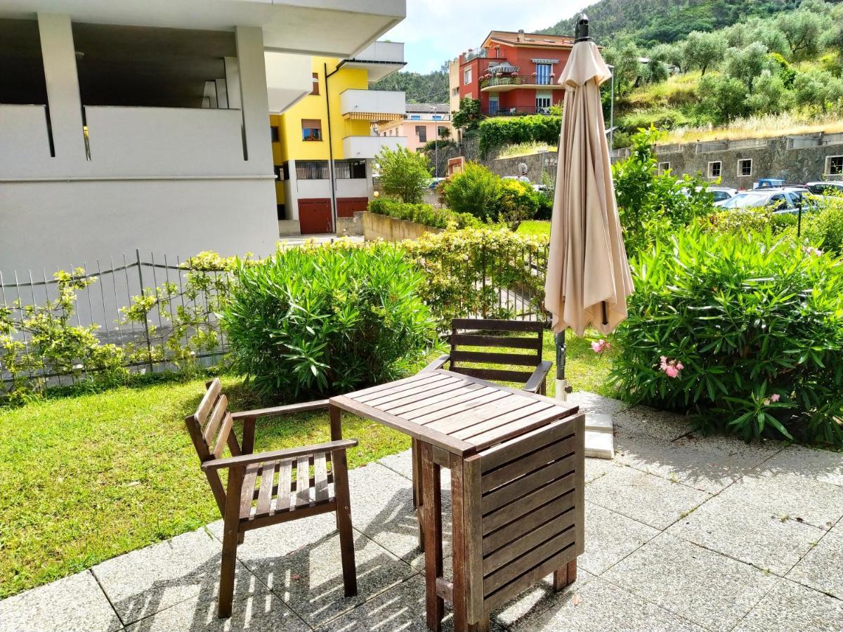 Mario Apartment With Garden Леванто Екстериор снимка