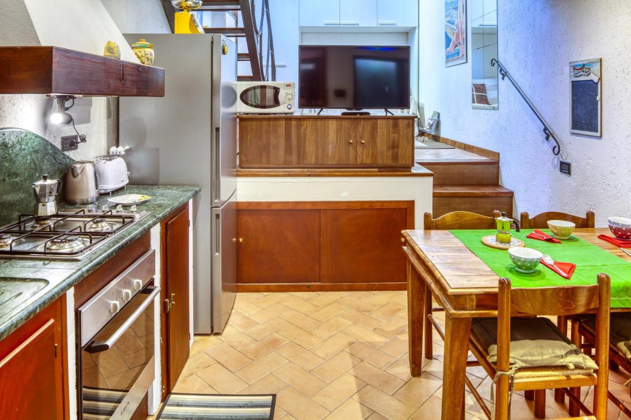 Mario Apartment With Garden Леванто Екстериор снимка