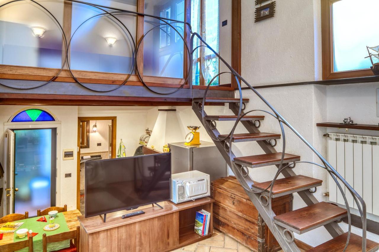 Mario Apartment With Garden Леванто Екстериор снимка
